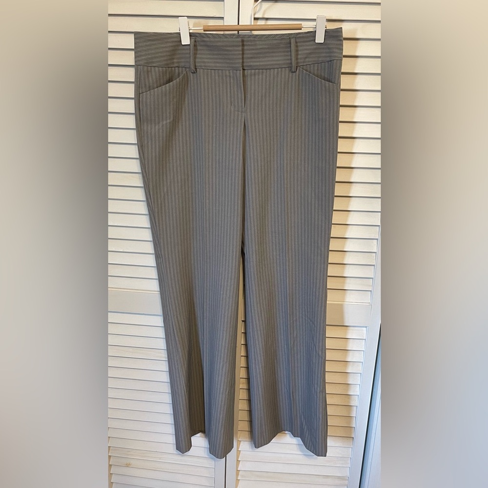 Women’s Work/Dress Pants Gray Pinstripe Size 8 - Express